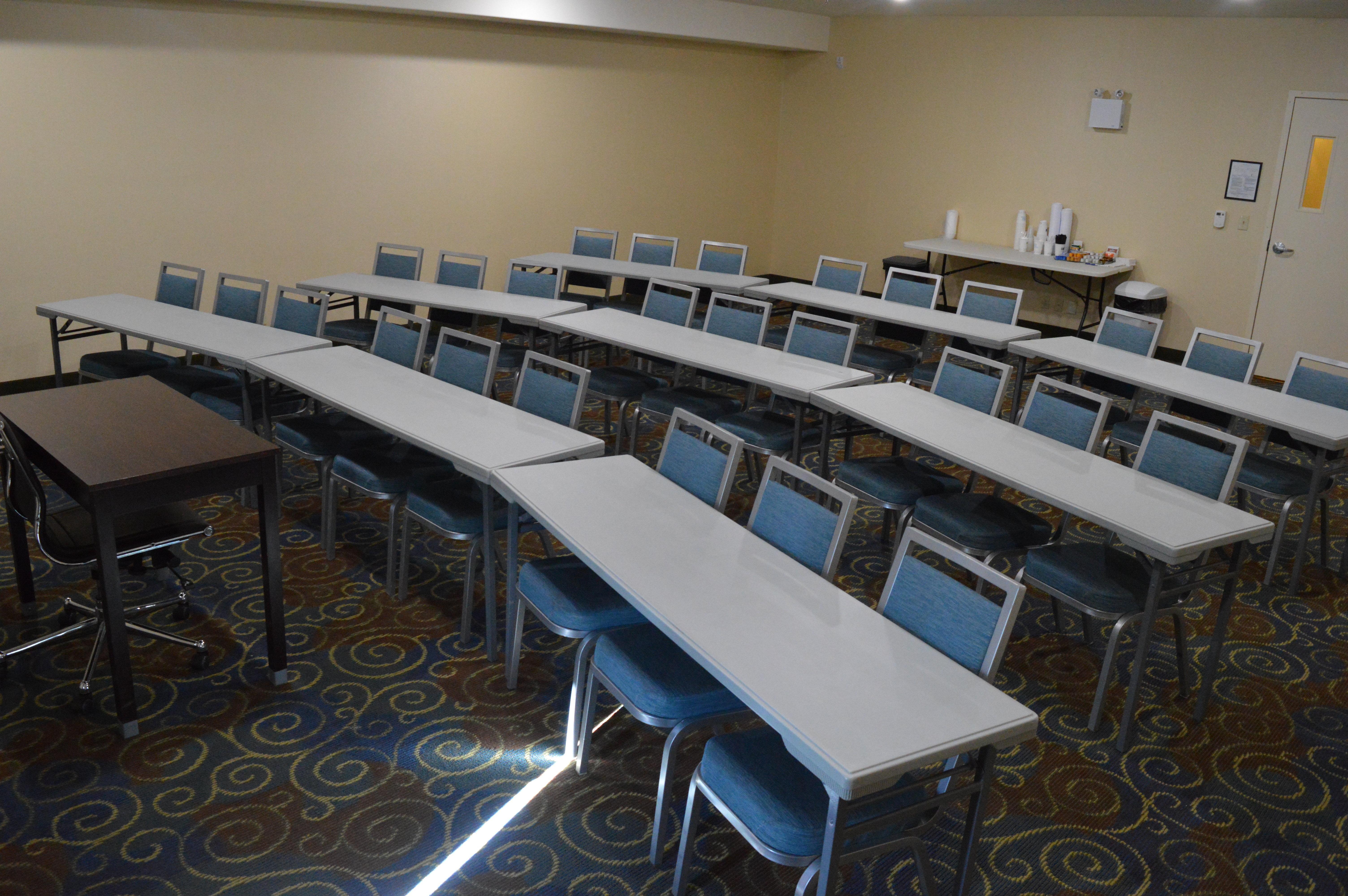 Holiday Inn Express Yorkton East By Ihg מראה חיצוני תמונה