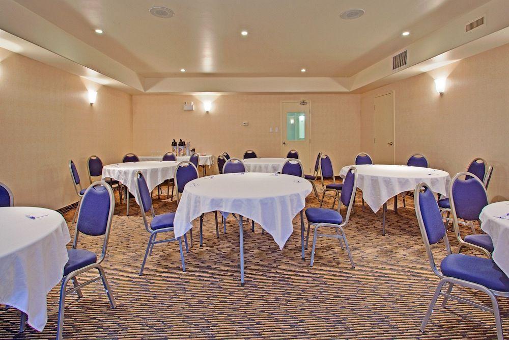 Holiday Inn Express Yorkton East By Ihg מראה חיצוני תמונה