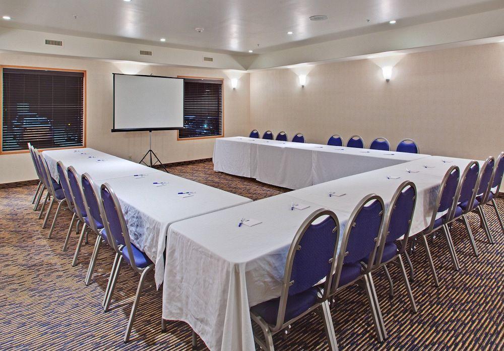 Holiday Inn Express Yorkton East By Ihg מראה חיצוני תמונה