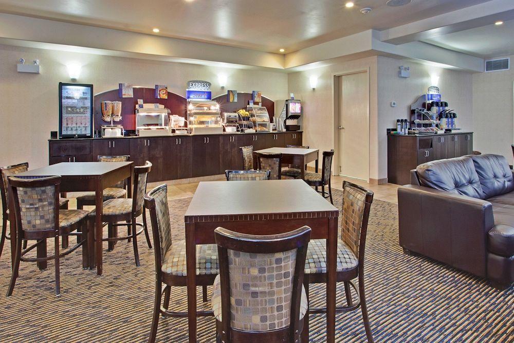 Holiday Inn Express Yorkton East By Ihg מראה חיצוני תמונה